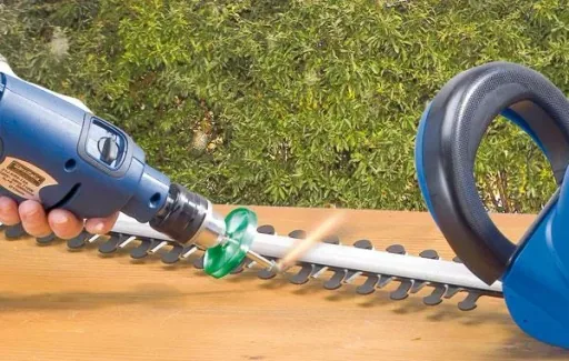 Set electric hedge trimmer "GM 7160", with safety work belt + diamond sharpener set, 2 pieces