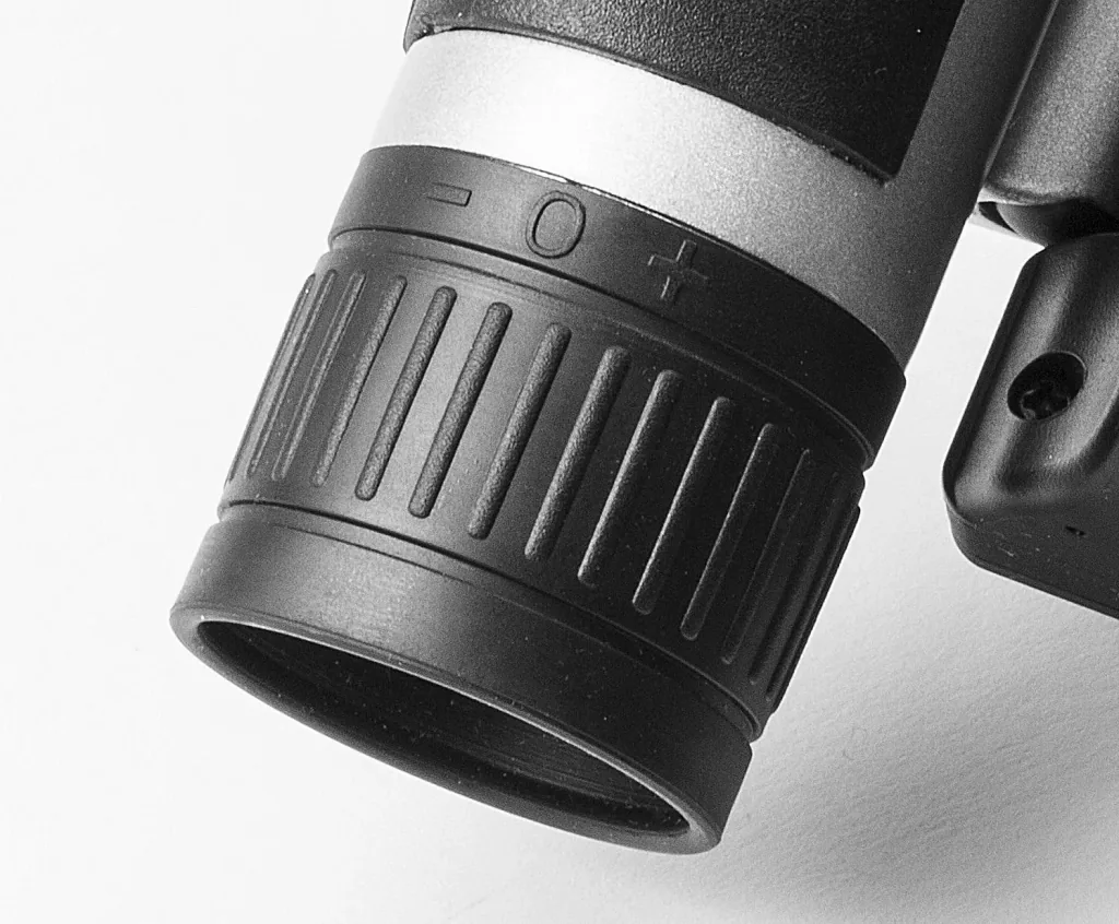 FullHD binoculars with display