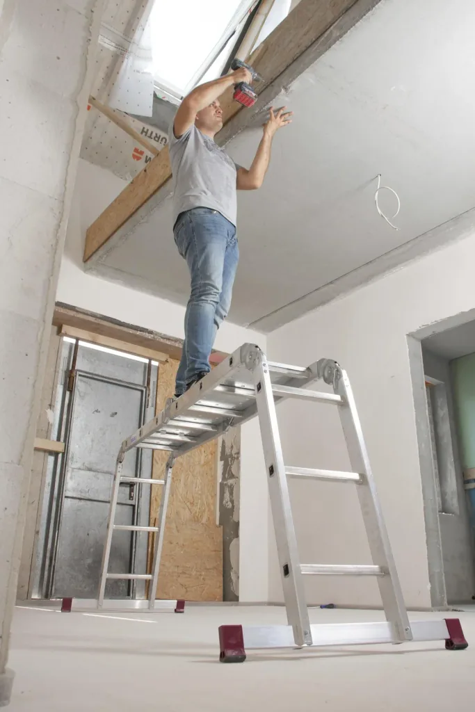 Universal 4-in-1 articulated rung ladder