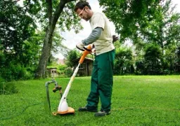 Electric brush cutter FSE 31, 245 watts with 245 mm cutting diameter