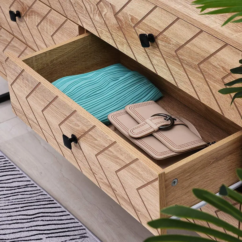 Drawer cabinet in retro design