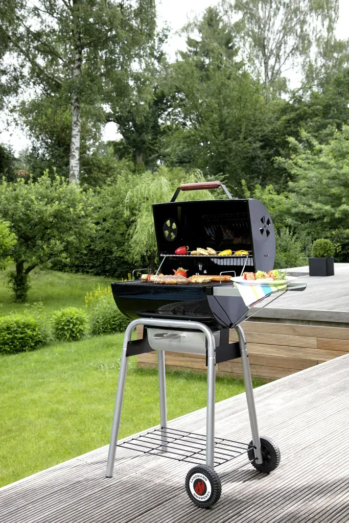 Charcoal grill "Black Taurus 440"