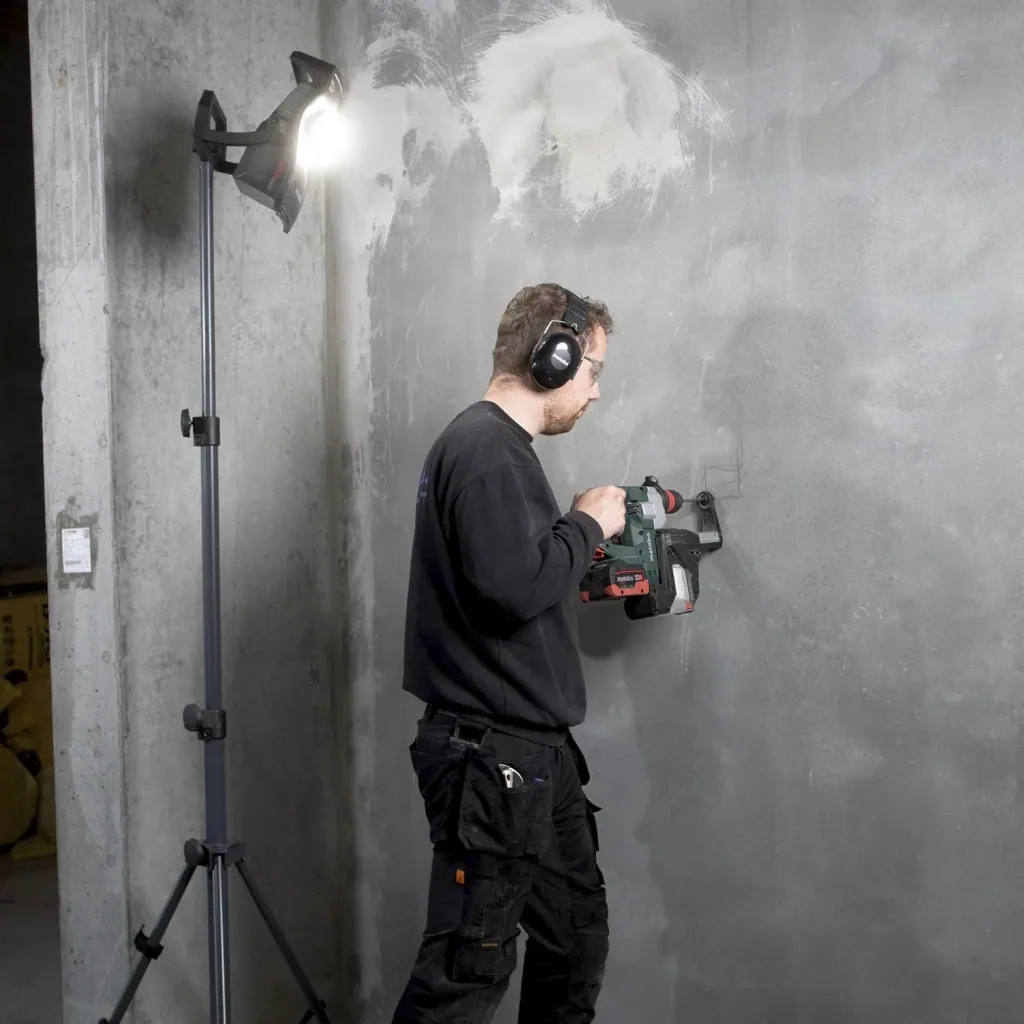 Handheld floodlight NOVA 10 CAS + Scangrip CAS power supply + removable diffuser L