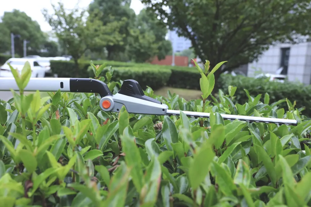 LH F35-EU 12V iFlex hedge trimmer