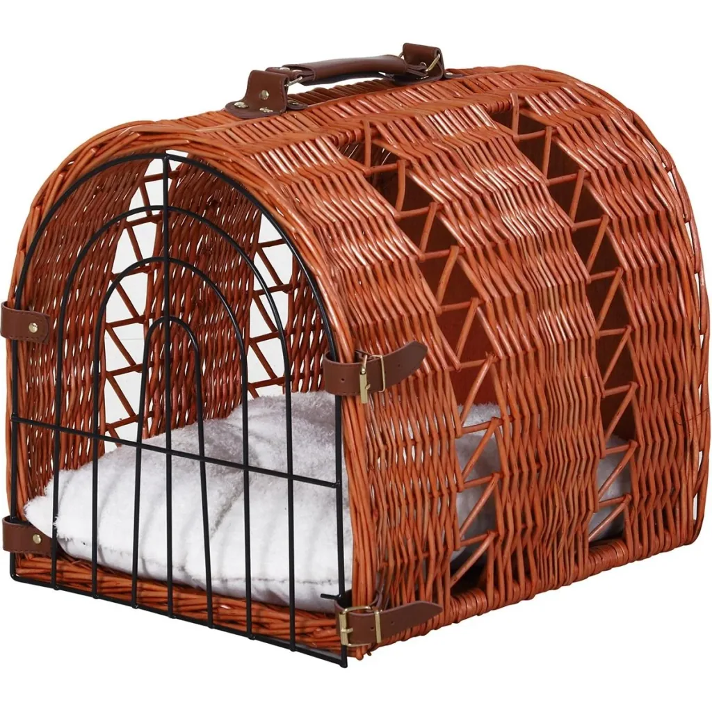 Cat basket with carrying handle