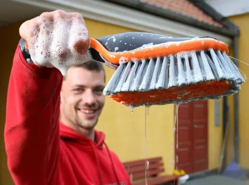 F1 Activebrush "The active washing brush"