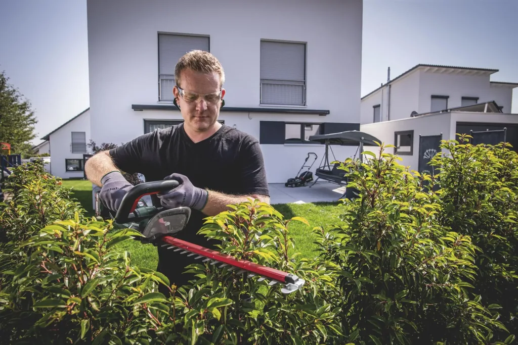Cordless hedge trimmer HS 18 LTX 45 without battery pack, without charger