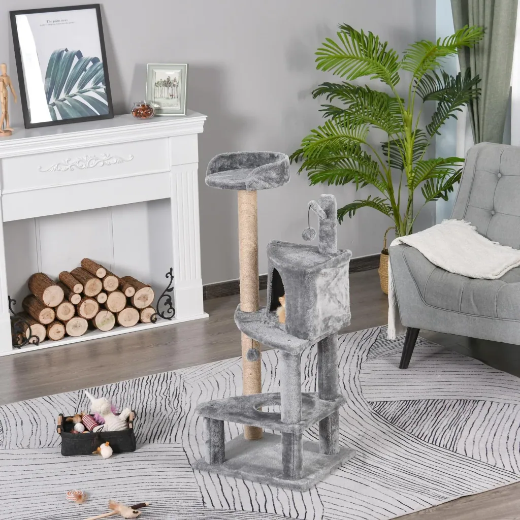 Scratching post with play balls