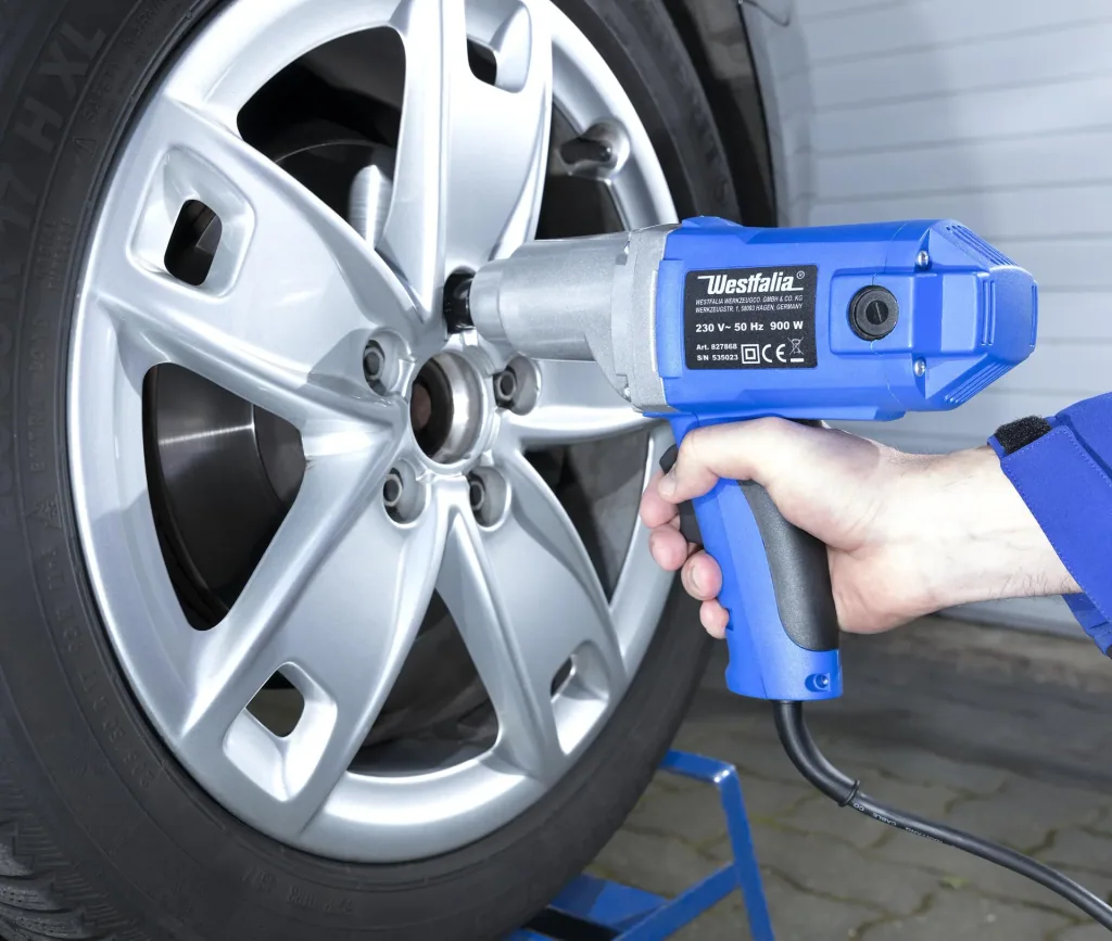 Electric impact wrench professional, 230 volts