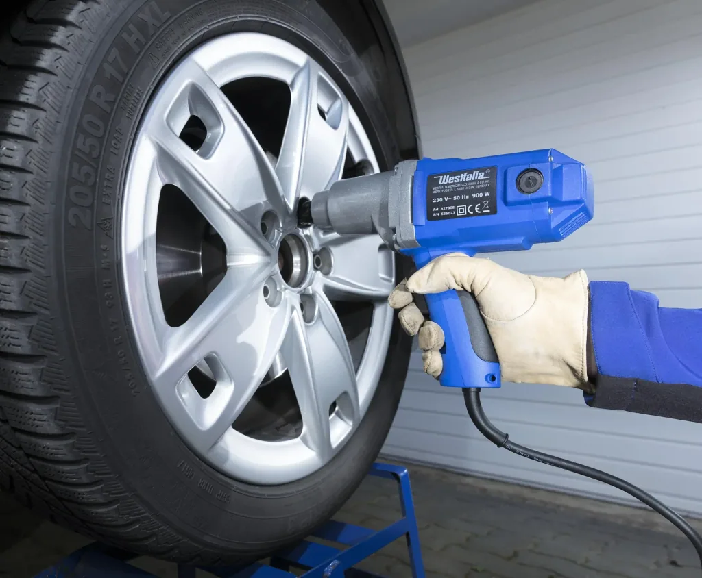 Electric impact wrench professional, 230 volts