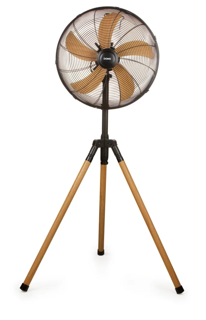Pedestal fan in wood look