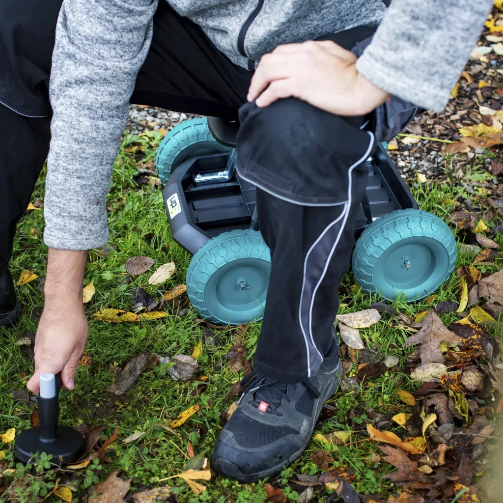 Garden rolling seat                                                                                                         Ergonomic - back-friendly