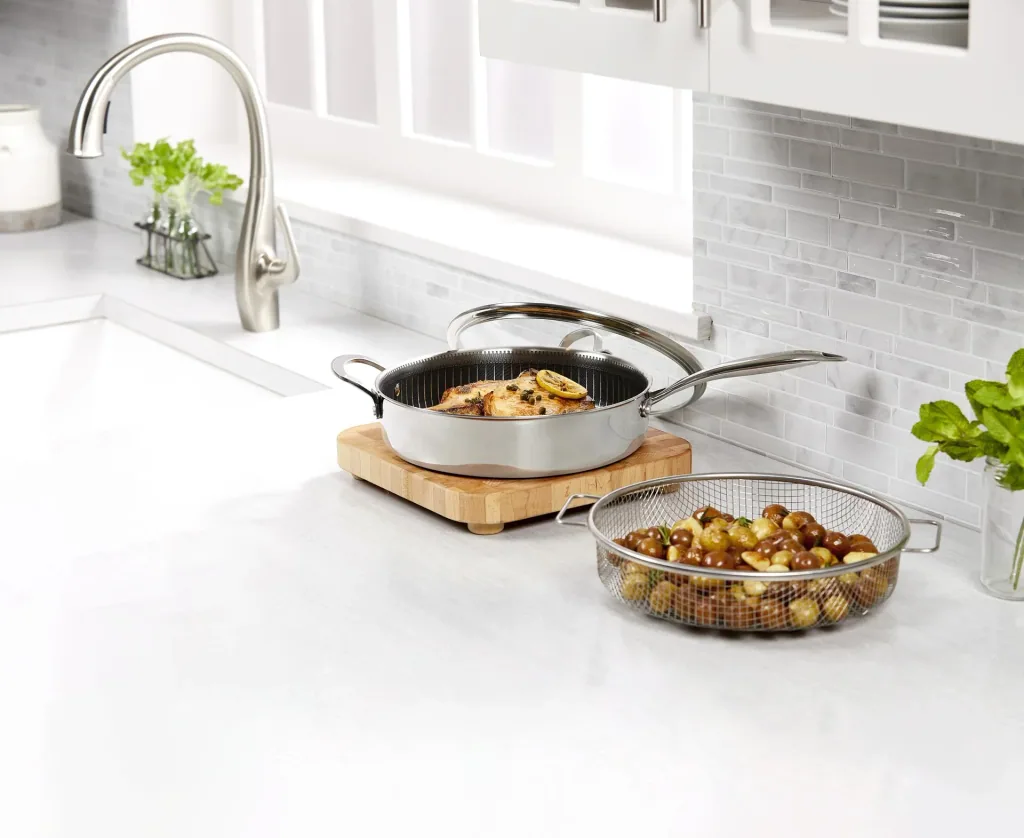 Titan Pan professional pan, Ø 28 cm including recipe booklet