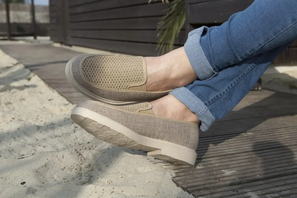 Climate slippers, color natural, size 39