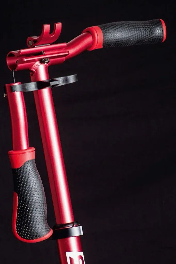 Aluminum scooter with folding mechanism and stand, 230/215 mm, ABEC 7, height adjustable, red