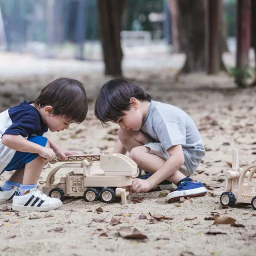 Plan Toys Wózek widłowy drewno naturalny