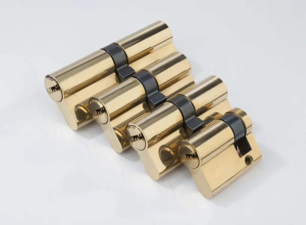Lock cylinder set 4-piece with 12 security keys