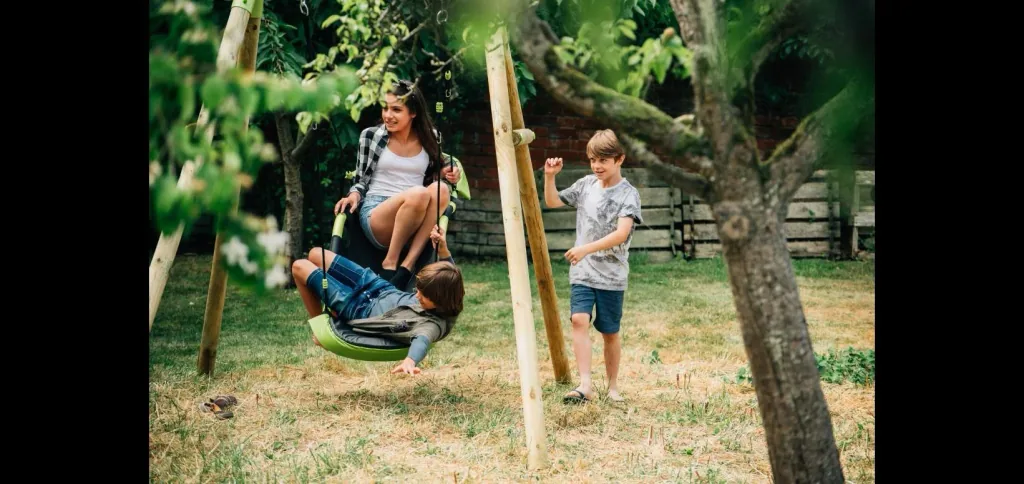 Nest swing Glide, outdoor nest swing and hammock for children, swing ropes height adjustable, lime green