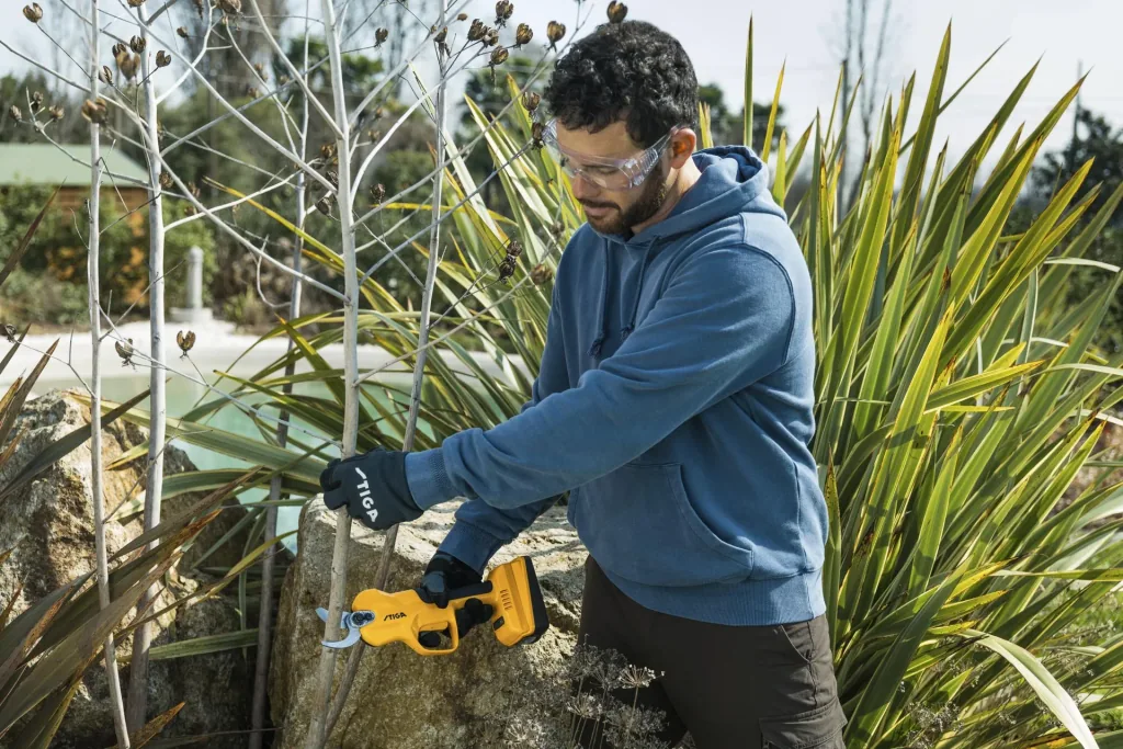 Pruning shears SC 100e Kit, including battery 20V (2Ah) and charger