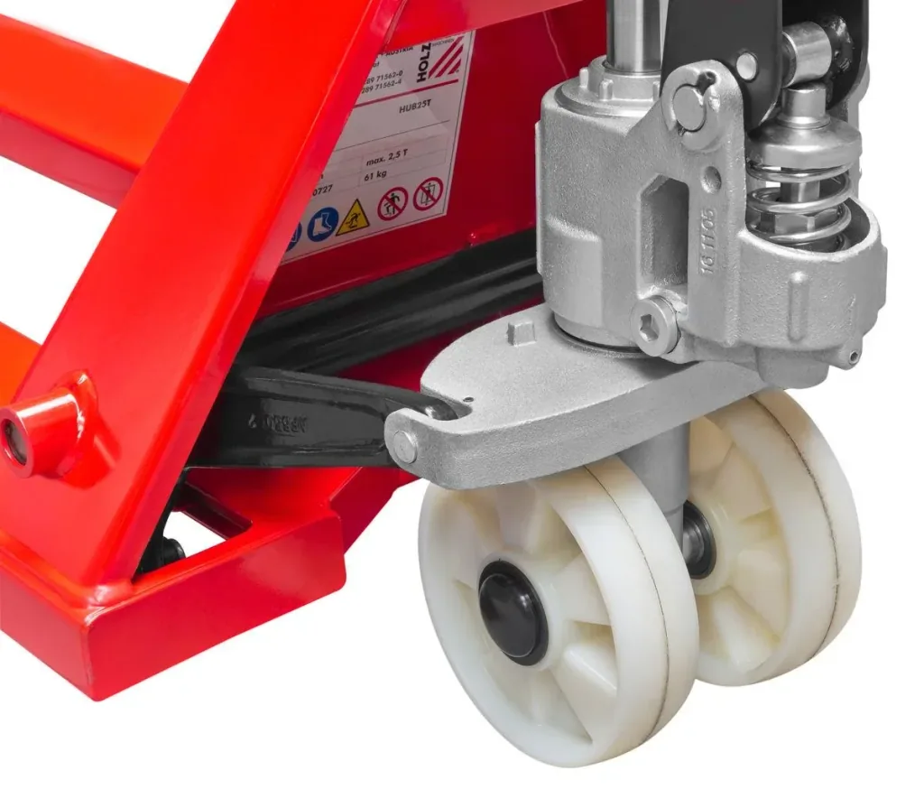 Pallet truck with 2500 kg lifting capacity
