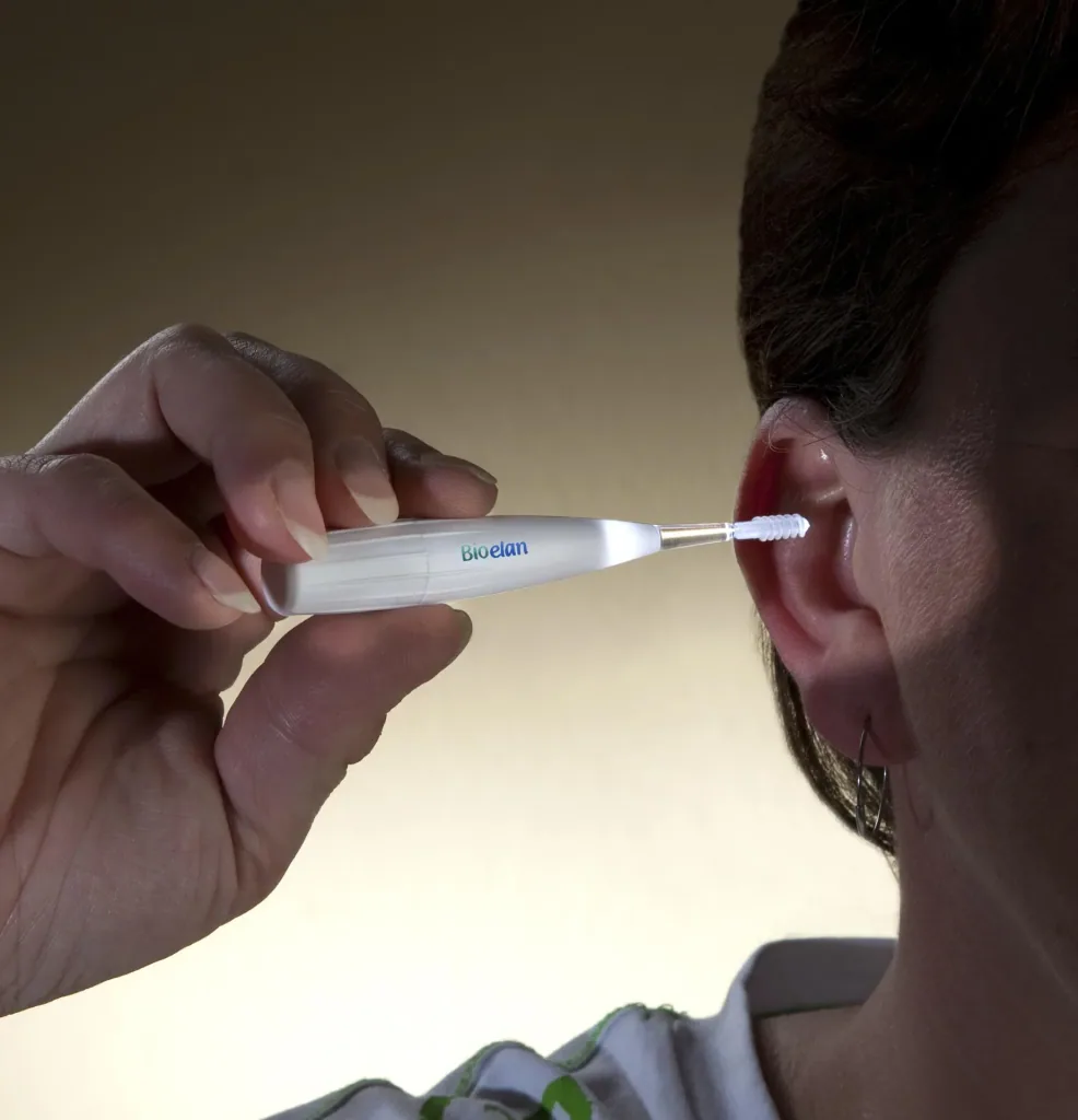 Ear cleaner with light