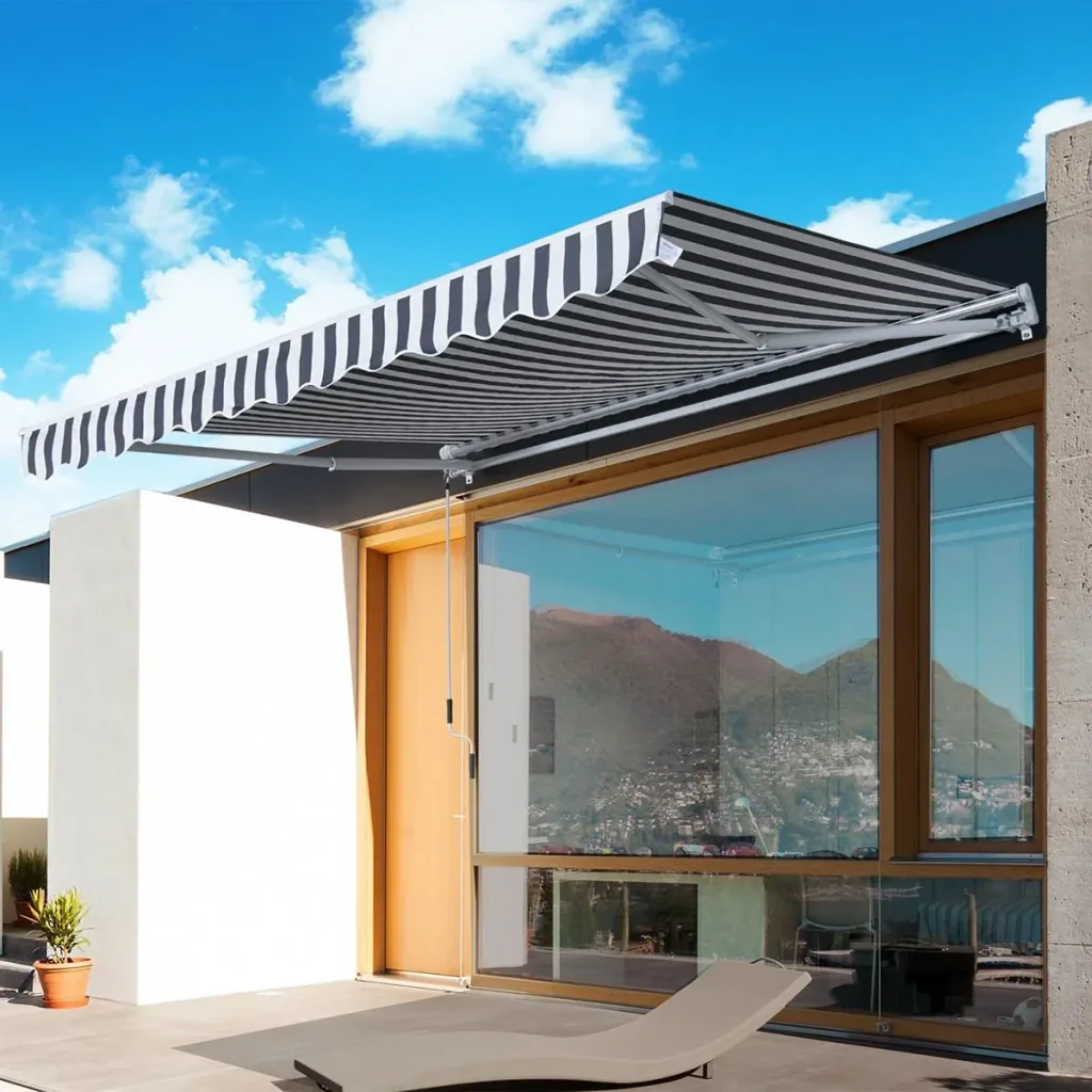 Garden awning with folding arm