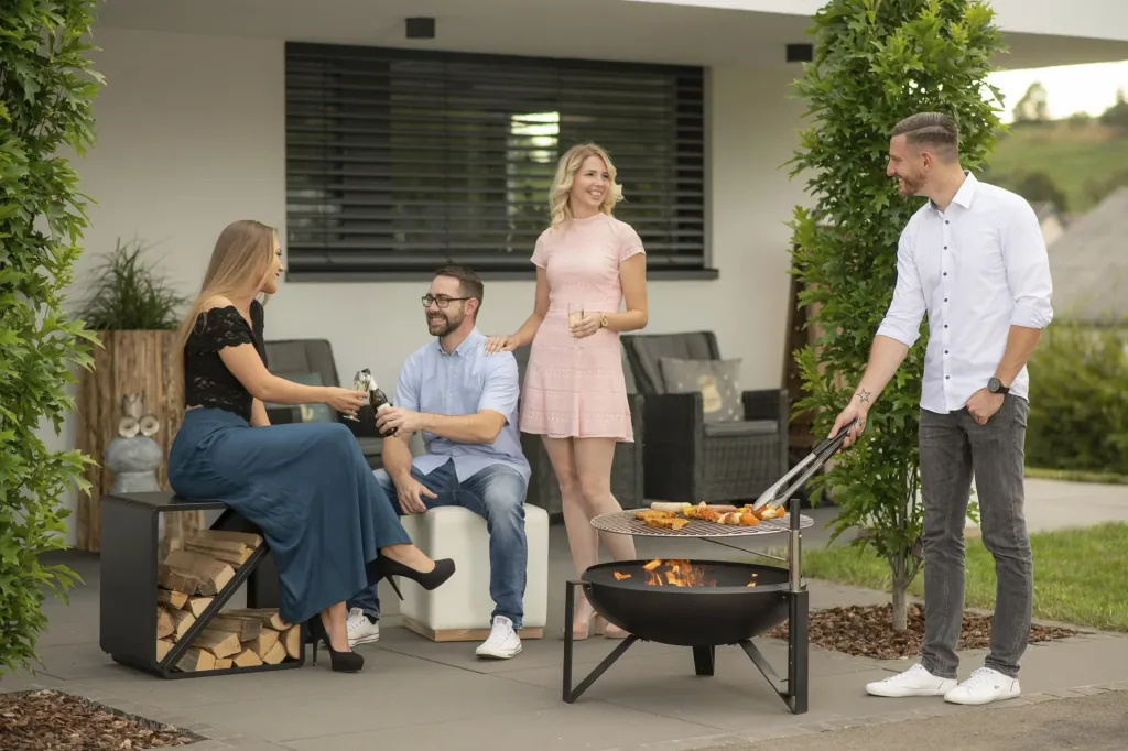 Grill fire pit including grill grate 70x70x75 cm black
